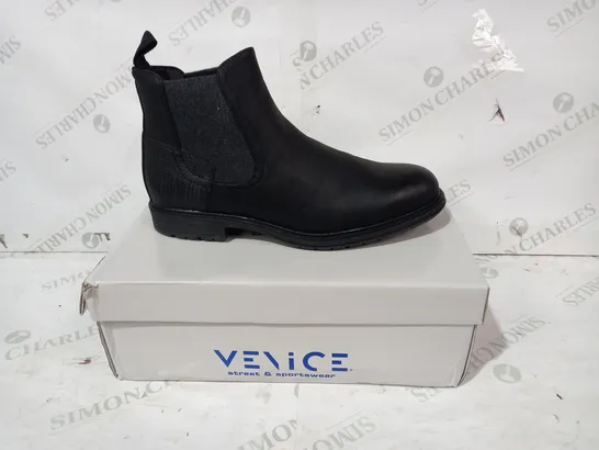 BOXED PAIR OF VENICE FAUX LEATHER SHOES IN BLACK UK SIZE 9