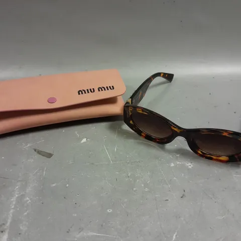 MIU MIU TORTOISE SHELL DESIGN LOGO FRAME SUNGLASSES 