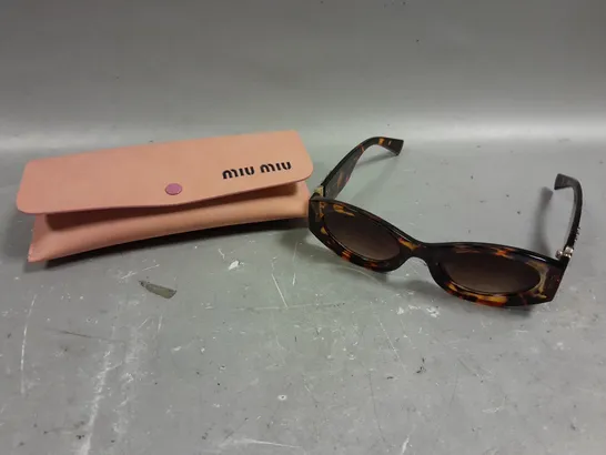 MIU MIU TORTOISE SHELL DESIGN LOGO FRAME SUNGLASSES 