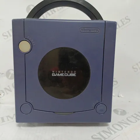 NINTENDO GAMECUBE CONSOLE 