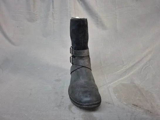 BOXED PAIR OF UGG LORNA BOOTS IN BLACK UK SIZE 4