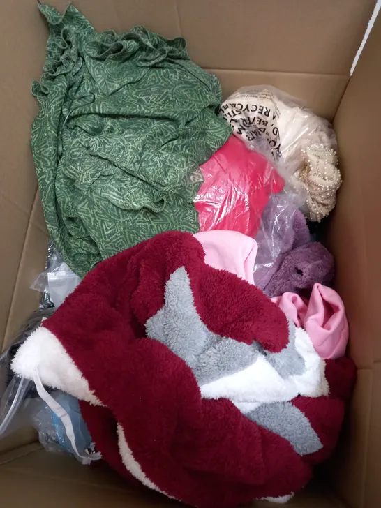 BOX OF APPROXIMATELY 25 ASSORTED CLOTHING ITEMS TO INCUDE - BAG ,SOCKS , DRESS ETC