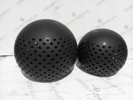 BOXED K BY KELLY HOPPEN SET OF 2 INDOOR OUTDOOR ORBS 25CM AND 30CM IN BLACK 