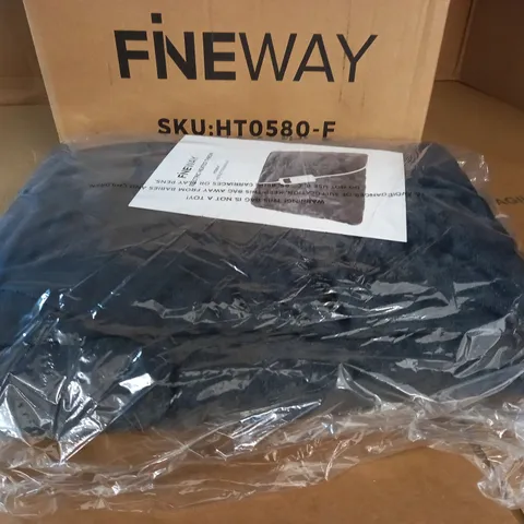 BOXED FINEWAY ELECTRIC HEATED THROW IN GREY - 160X130CM