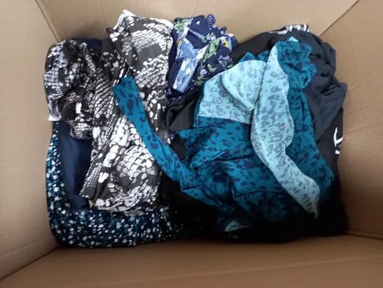 BOX OF APPROXIMATELY 20 ASSORTED ITEMS OF CLOTHING TO INCLUDE NINA LEONARD, TOGETHER, ETC