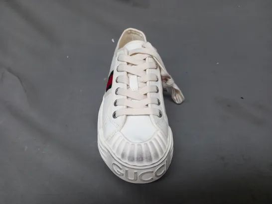 PAIR OF GUCCI SHOES IN CREAM EU SIZE 38