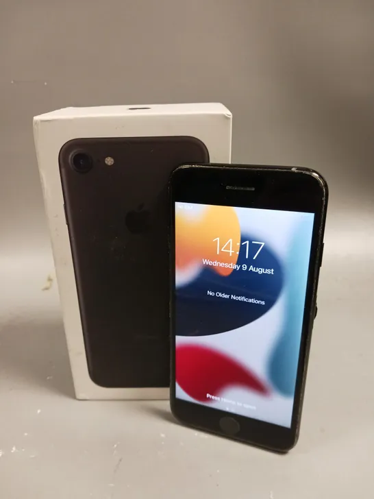 BOXED APPLE IPHONE 7 (A1778) IN BLACK