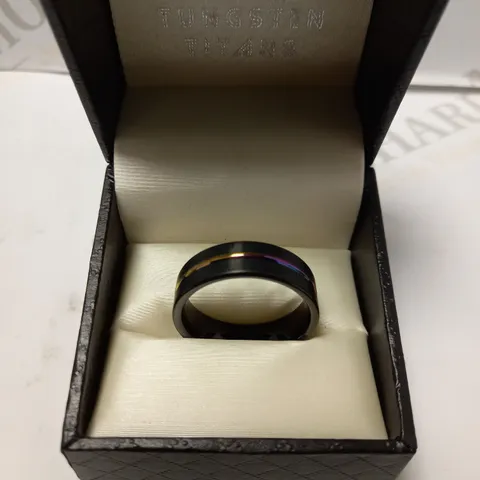 TUNGSTEN TITANS AMBIENCE IRIDESCENT GROOVE RING - SIZE UNKNOWN 