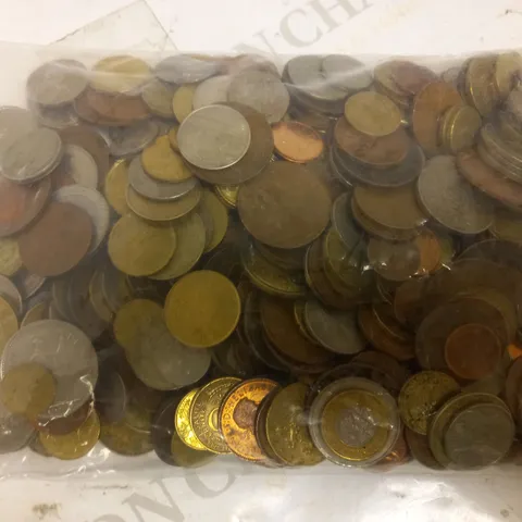 LOT OF APPROXIMATELY 100 ASSORTED COINS