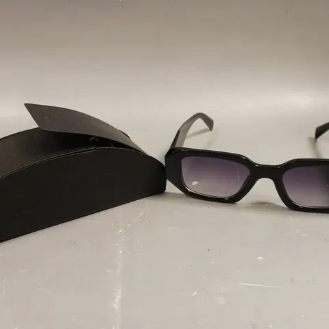 PRADA BLACK FRAMED SUNGLASSES 