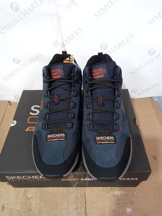 SKECHERS MENS LACE BOOT - NAVY - UK SIZE 11 