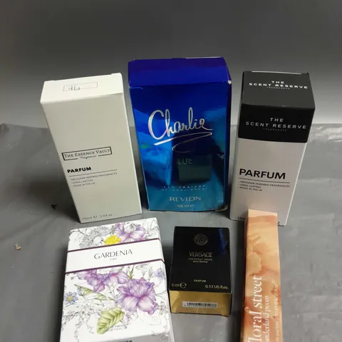 BOX OF APPROXIMATELY 6 ASSORTED BOXED FRAGRANCES TO INCLUDE - CHARLIE BLUE EAU FRAICHE - VERSACE CRYSTAL NOIR - ZARA GARDENIA - ETC - COLLECTION ONLY