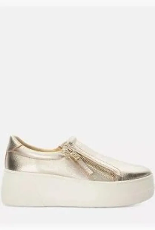 DUNE LONDON EPISODE WEDGE TRAINER- SIZE 4