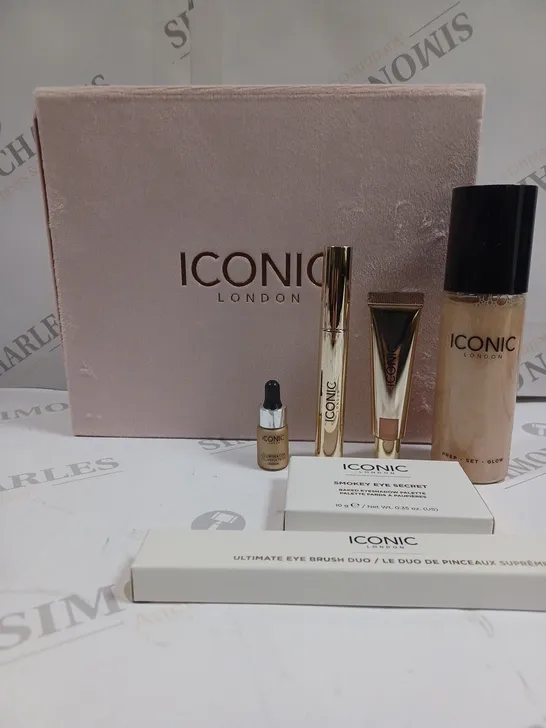 BOXED ICONIC LONDON GLOWING OUT-OUT BEAUTY SET  RRP £60