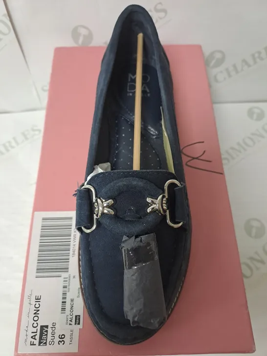 MODA IN PELLE BOXED BLUE TASSLED SHOE SIZE 3