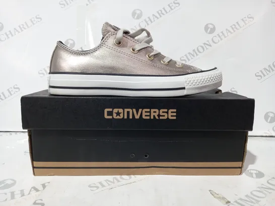 BOXED PAIR OF CONVERSE SHOES IN METALLIC GOLD UK SIZE 4