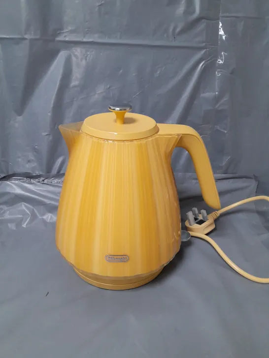 BOXED DELONGHI BALLERINA KETTLE - YELLOW  RRP £62