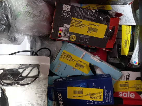 BOX OF APPROXIMATELY 15 ASSORTED ELECTRICAL ITEMS TO INCLUDE MIXX TRIBUTE IN EAR HEADPHONES, ASDA TECH POCKET RADIO, BLACKWEB SYNC AND CHARGE CABLE, ETC