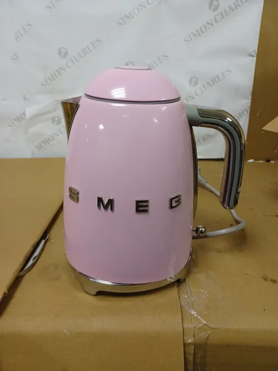 SMEG KLF11 KETTLE - PINK RRP £149.99