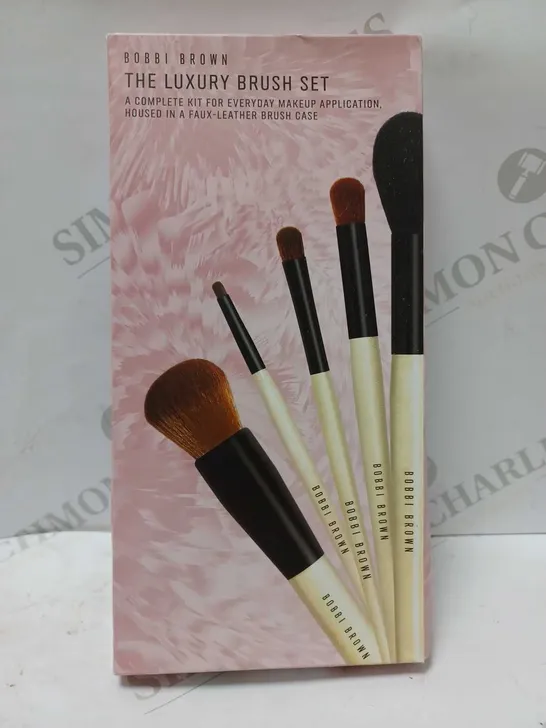 BOBBI BROWN THE LUXURY BRUSH SET 