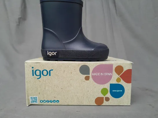 BOXED PAIR OF IGOR KID'S WELLINGTON BOOTS IN NAVY EU SIZE 21