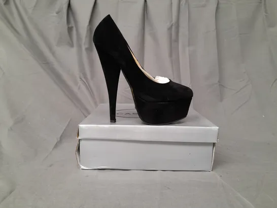 BOXED PAIR OF CASANDRA PLATFORM HIGH HEEL SHOES IN BLACK SIZE 5