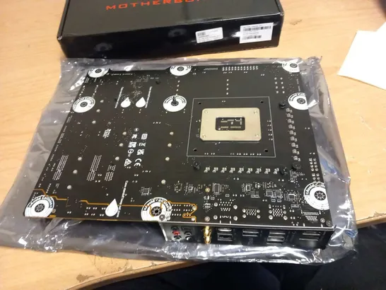 BOXED MSI MOTHERBOARD TOMAHAWK Z790