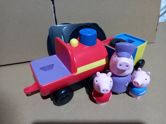 GRANDPA PIG'S CLEVER TRAIN  RRP £44.99