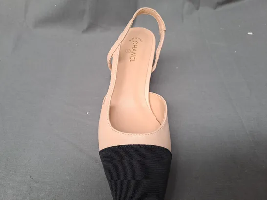 PAIR OF CHANEL CLOSED TOE BLOCK HEEL SHOES IN BEIGE EU SIZE 36