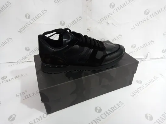 BOXED PAIR OF VALENTINO GIRAVANI BLACK TRAINERS SIZE 44 