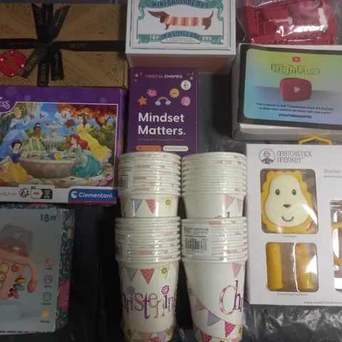 LOT OF 10 ASSORTED ITEMS TO INCLUDE DISNEY JIGSAW, MATSTICK MONKEY STARTER SET AND MINDSET MATTERS CARDS