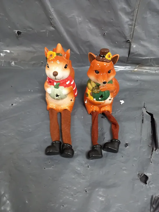 SET OF 2 ANIMAL ORNEMENTS