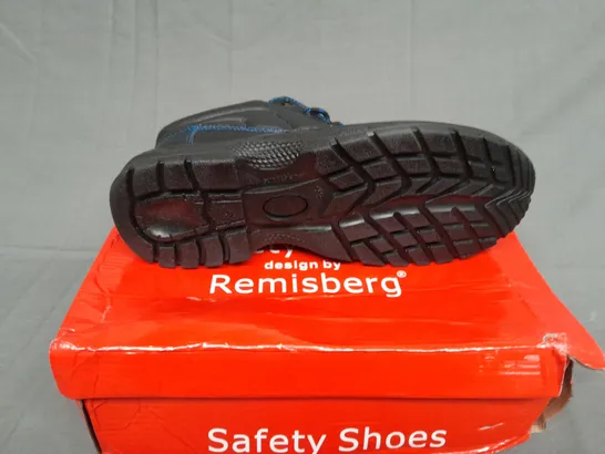 BOXED PAIR OF SAFETY SHOES BY REMISBERG BLACK/NAVY BOOTS SIZE 43