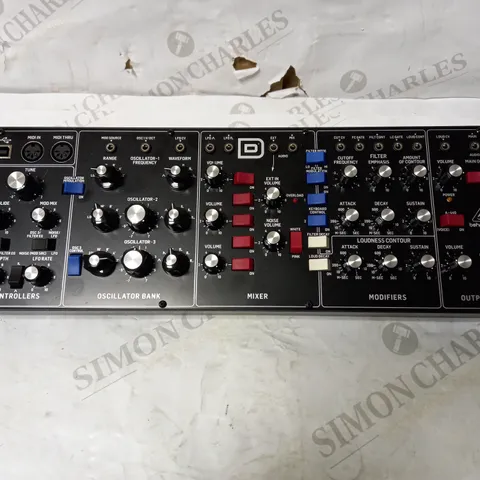 BEHRINGER MODEL-D SYNTHESIZER