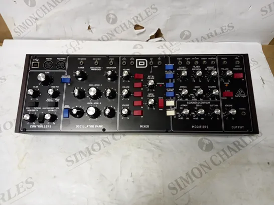 BEHRINGER MODEL-D SYNTHESIZER