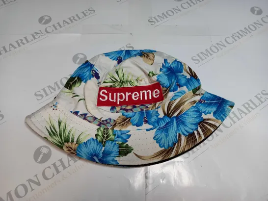 SUPREME FLORAL BUCKET HAT 