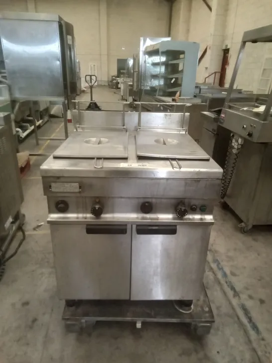 COMMERCIAL DOUBLE DEEP FAT FRYER 