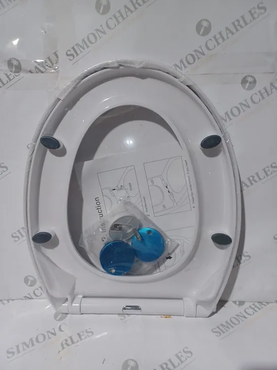 BOXED LIVE 4 GADGETS TOILET SEAT