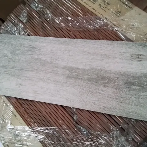 PALLET CONTAINING 74 GREY GLOSS WOOD EFFECT FLOOR TILES EACH 23.5 × 66.2cm (11.5Msq )