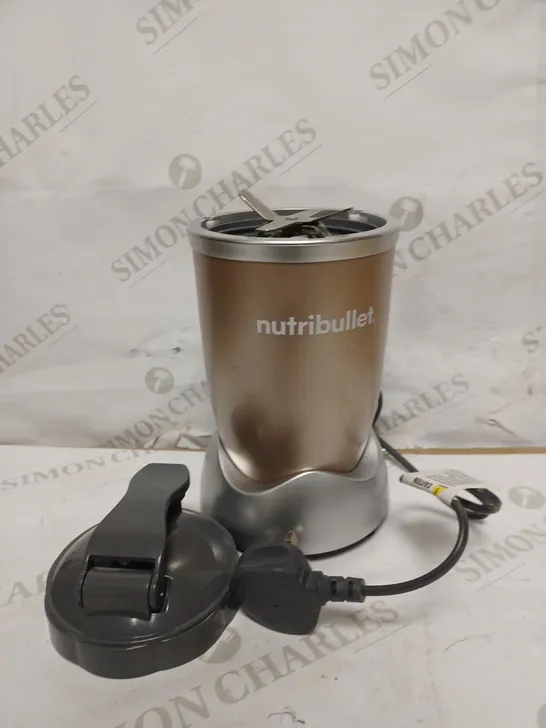 NUTRIBULLET 900W BLENDER CHAMPAGNE MULTI-FUNCTION SMOOTHIE MAKER