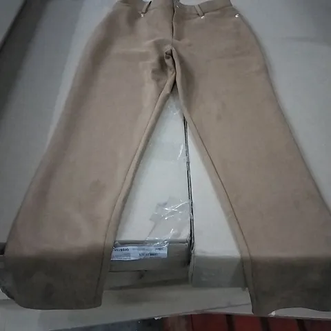 BOX OF APPROXIMATELY 20 MARLA WYNNE STRETCH FAUX SUEDE JEANS DARK CAMEL - SIZE 8