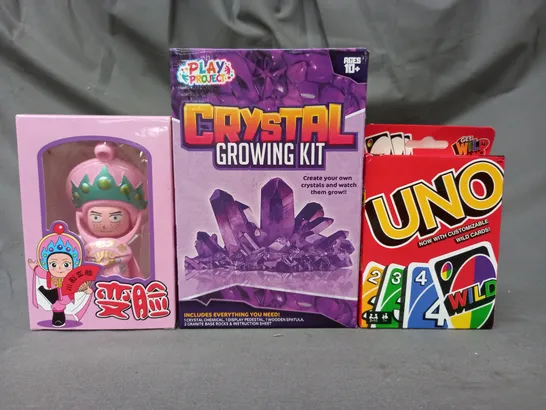 BOX OF APPROXIMATELY 10 ASSORTED TOYS AND GAMES TO INCLUDE CRYSTAL GROWING KIT, UNO, ETC - COLLECTION ONLY