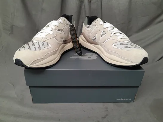 BOXED PAIR OF NEW BALANCE SHOES IN SANDSTONE SIZE UK 8.5