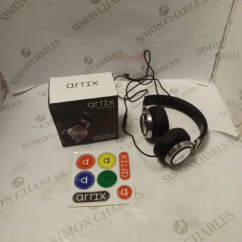 BOXED ARTIX FOLDING HEADPHONES WITH STICKERS