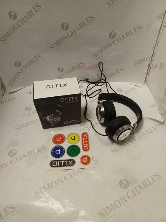 BOXED ARTIX FOLDING HEADPHONES WITH STICKERS