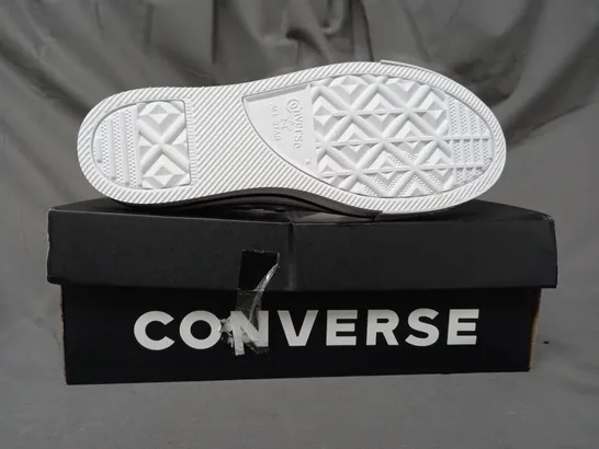 BOXED PAIR OF CONVERSE SHOES IN WHITE UK SIZE 5.5