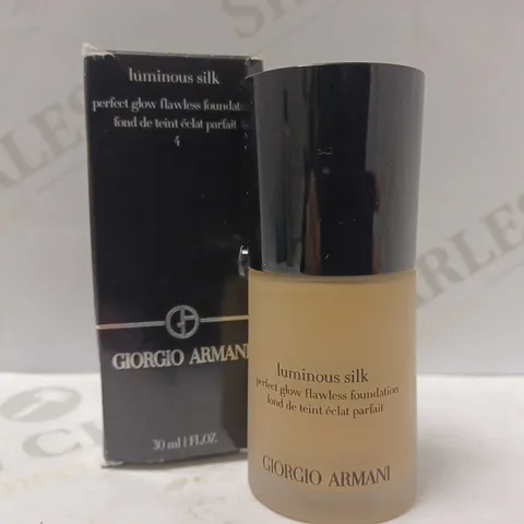 GIORGIO ARMANI LUMINOUS SILK FOUNDATION 30ML – 04 LIGHT