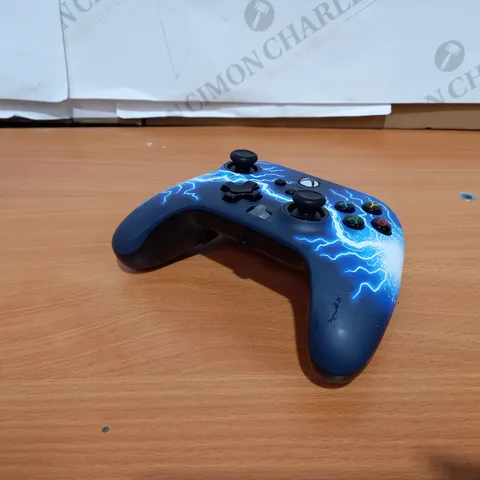 XBOX WIRED CONTROLLER