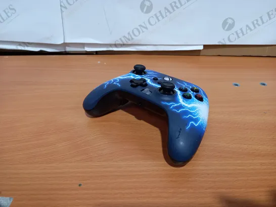 XBOX WIRED CONTROLLER