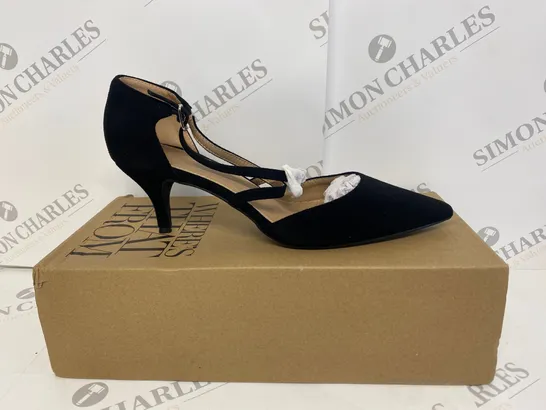 BOXED PAIR OF WHERE'S THAT FROM BRIDAL SANDALS BLACK SUEDE SIZE 7